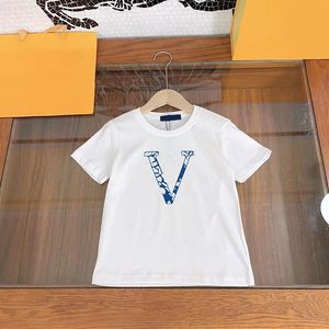 デザイナーキッズサマーTシャツガールズボーイズ100％コットンシャツ子供贅沢vデザイナーティーデザイナーティーベイビーアウトウェア服の学生