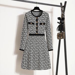 Autumn and Winter Tunics Women's Knitted Dress Office Women's Geometric Print Elegant Fashion Retro Dress 231230