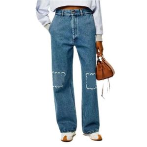 Designer Womens Jeans High midja ihåligt broderi loewe långa byxor byxa dekoration blixtlås fluga avslappnad blå rak denim byxor odefinierade