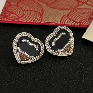 Designer Brand Letter Earrings Pearl Stud Diamond Earring High Quality Men Womens 925 Silver Plated Copper Wedding Jewelry Birthday Party Gifts Accessory