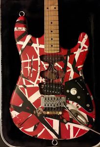 Factory Best Edward Eddie van Halen Relic pesante Red Franken Electric Guitar Stripe bianche di nero, collo a forma di ST, Floyd Rose Tremolo Blocking Nut 369