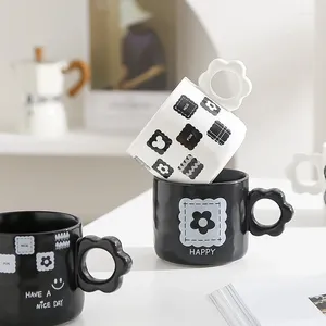 Mugs Small Design Ceramic Mug Checkerboard Men and Women's Household Coffee Cup Flower Handle Breakfast Milk