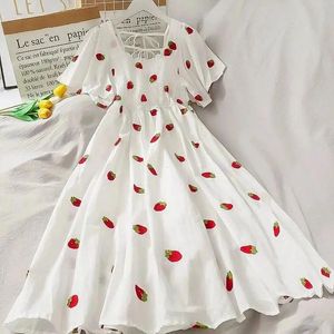 Dresses First Love Strawberry Dress for Women's 2023 Summer New Waistband Retro Kikyo Sweet Salt Dress Long Dresses for Women Clothing