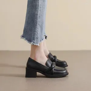 Sapatos de vestido senhoras verão calçados escritório para mulheres 2023 bombas mocassins mocassins branco plataforma de salto alto na tendência de salto 39 e oferta