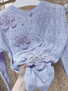 Camicette da donna Perle di lusso Perline Fiori viola 3D Cappotto maglione all'uncinetto cavo Cardigan lavorato a maglia Protezione solare Aria condizionata Maglieria