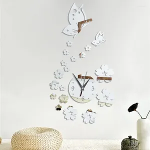 Väggklockor Creative 3D Clock Vintage Home Decoration Akrylspeglar Stickers vardagsrum Dekor Butterfly och blommor Mute