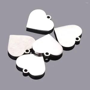 Colares de pingente 10 pcs atacado 15mm coração encantos unisex aço inoxidável carimbo em branco diy tags colar jóias descobertas