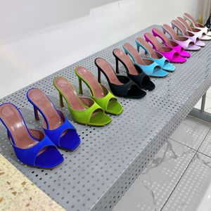 스풀 힐 슬리퍼 디자이너 샌들 아미나 무아 디 새틴 투명 PVC 여성 신발 10.5cm 큰 크기의 큰 크기 샌들 디자이너 신발 35-42 여자 슬리퍼