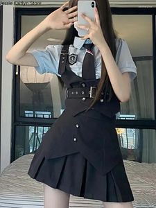 Kläderuppsättningar veckade och enhetliga mode 2023 Väst söt kawaii skjorta kvinnor cheerleader japansk set girl höst koreansk skola mini