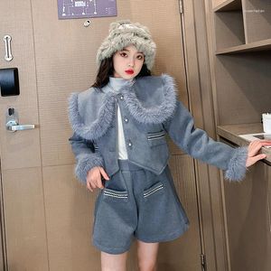 Set di abbigliamento Autunno Inverno Cappotti Set per ragazza 2024 Pelliccia finta di alta qualità Pantaloncini con risvolto grande Abiti di moda coreana Chaquetas Abbigliamento per bambini