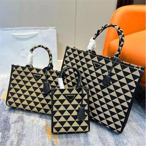 Carteiras Mulher Designer Tote Bag Triângulo Símbolo Bolsas Grandes Totes Jacquard Tecido Sacos de Ombro Cruz Corpo Bolsa Sacos de Compras para Wom