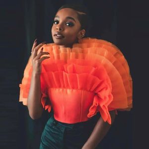 Toppar Orange Casual Women Tops Custom Made Tulle Ruffle Layered Black Girls kläder för fotograferingsbluster Skjortor