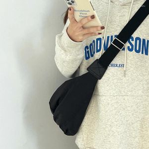 Sacos de noite Nylon Zipper Mulheres Saco Pequeno Ombro Estilo Coreano Hobos Médio 2024 Juventude Crossbody Venda Inteira Preto