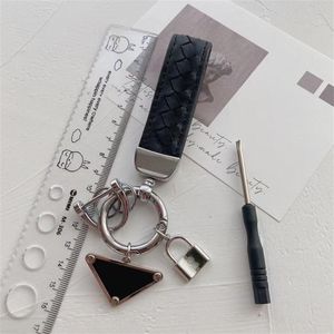 Hohe Qualität Schlüsselanhänger Klassische Buchstaben Schwarz Weiß Silber Schnalle Schlüsselbund Designer Marke Luxus Fahsion Unisex Schlüsselanhänger Keyring268B