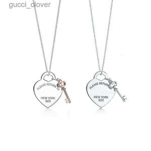 Vänligen återgå till New York Heart Key Pendant Necklace Original 925 Silver Love Halsband Charm Women Diy Charm Jewel Gift ClaVicle Chain High End Brand Designer Designer
