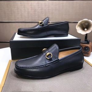 Mocassino da uomo firmato 1953 Pelle nera 60 ° anniversario Scarpe eleganti con suola piatta classiche Scarpe da sposa 05