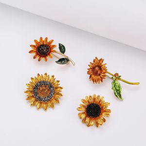 Exquisite Sunflower Brooch Pin Snowflakes Designer Suits Shirt Collar Clips Flowers Sweater Pins Clothing Accessories Jewelry Gifts for Men Women