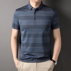 Herrpolos mode män kort ärm randig polo skjortor sommar social affär manliga kläder förlorar lapel koreansk streetwear bomull casual topp 230630