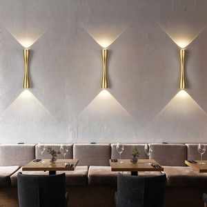 Lampen Moderne minimalistische Lampe wasserdichte Außenbeleuchtung nach oben und unten Innen-LED-Wandleuchte Wohnzimmer Hotel Schlafzimmer NachtlampeHKD230701