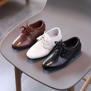 Sneakers 2023 Hot Sale Kids Dress Shoes For Fashion Lace Up Little Boys Party Formal Shoe Populära barn läderskor Performance Shoehkd230701