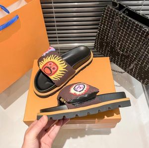 Projektant Basen Poduszka Pantofle Damskie płaskie pantofle na co dzień Klasyczny brązowy pantofel z nadrukiem Letnia moda dyniowy pantofel Luksusowy regulowany wodoodporny pantofel dla kobiet