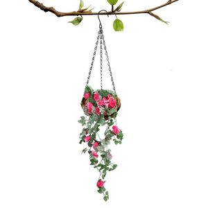 Vasi Rose Vine Fiori Ghirlanda di fiori con foglie verdi Viti per cerimonia sullo sfondo Ricevimento di nozze 230701