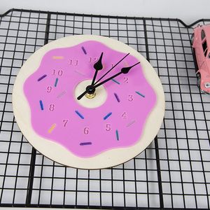 Vasos INS Nordic Donut Shaped Wall Clock Cartoon Silent Mute Clocks Kids Room Decoration Ornament Estatuetas P o Props Decoração de berçário 230701