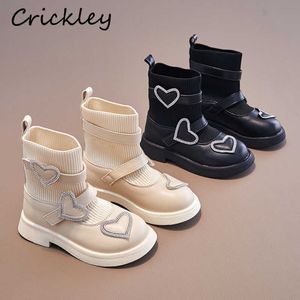 Sneakers Fashion Heart Crystal Kids Buty Solid Pu Patchwork Boots for Girls Spring Autumn Hook Pętla Sofe Sole Children SHOESHKD230701