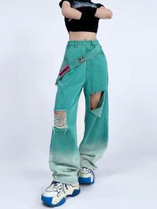 Kvinnors jeans dopamin som bär kvinnor 2023 Summer American Style Retro Hole Design Löst smala raka byxor Trendiga 230701