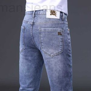 Jeans Masculino designer Azul para Homens 2023 Primavera/Verão Nova Luz Calças de Luxo Europeu Mostrar Alta Aparência Fino Casual Slim Fit Estilo R8E8