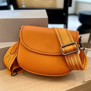 Mens Classic Willow Saddle Crossbody Shopping Women Mini Designer Leather Coac Nylon Belts Tabby Daily Bags Crace Shoulder Wallet Pursrs Bag Size 22x18cm
