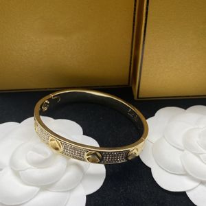Full Diamond Gold Letters F Bracelets mens letter v shape titanium steel bangles charm Stainless steel bracelets for women men wholesale 9KIZ
