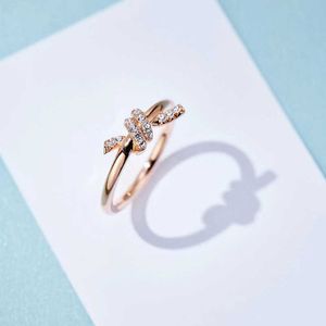 Designer Brand S925 Sterling Silver Plated 18knot Rose Gold-Plated Mother Knot Girl Ring Ring Female Wedding Engagement Bästa vän med logotyp