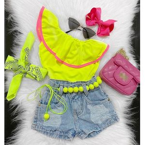 Set di abbigliamento FOCUSNORM 1 6Y Fashion 3pcs Bambini Vestiti per ragazze Una spalla Ruffles Magliette Top Hole Denim Shorts Fascia 230630