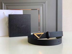 High-End Fashion Buckle Belt för män Lyxig äkta läderbältesbredd 3,4 cm 2 stilar mycket kvalitet med boxdesigner män kvinnor bälten 104757