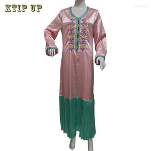 Etnik Giyim Suudi Arabistan Dubai Abaya Eski Ulusal Tarzı Uzun Nakış Orta Doğu Rahat Renk Kontrast Elbise Elbise