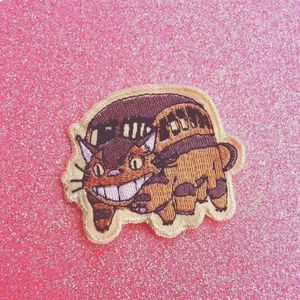 Moda CUTE Cat Bus CARTOON City of Sky Bordado Iron on Patch Kids Badge Favorite Applique Applique Clothing Patch Emblem Shi238e