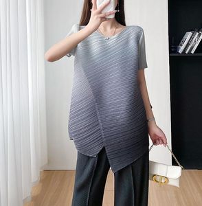 Luxury ISSEY 2023 Summer New Casual Irregular Top Pleated Women's Round Neck Gradient T-shirt