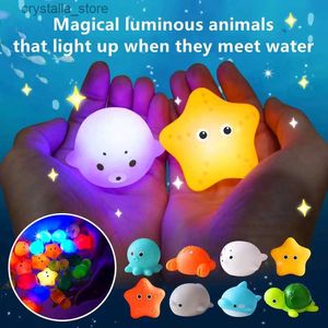 Bebek Banyo Oyuncakları Küvet Renkli LED Aydınlatma Oyuncakları Su Geçirmez Banyo Oyuncakları Yürümeye Başlayan Bebek Erkekler Kızlar için 0 ~ 3 yıl Hediye L230518