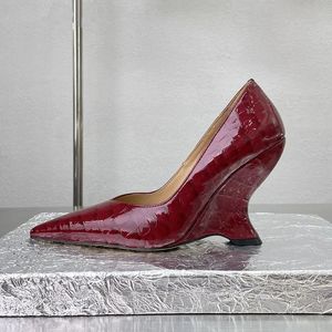 Женские туфли на высоком каблуке с острым носком и крокодиловым узором из блестящей кожи, на танкетке странного дизайна, на высоком каблуке, в деловом стиле, женская обувь для карьеры