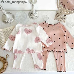 Kläder set kläder set Milancel Spring Baby Set Dot Print Spädbarn Girls Sleeper Wear Babe Indoor Suit 230331 Z230701