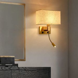 Lampor Modern LED -lampa med 360 ° Rotation Spotlight Nordic Bedroom Wall Light for Reading Bedside Living Room Decoration 12WHKD230701