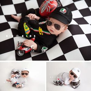 Lembranças Born Pography Props Boy Moto Racing Terno Capacete Baby Poshoot Outfit Costume Studio Po Acessórios Roupas 230701
