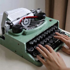 Blocks 2079 PCS Retro Typewriter Building Blocks Bricks Marking Machine Keyboard 66886 Kids Writing Machine Gift Toy Compatible 21327HKD230701