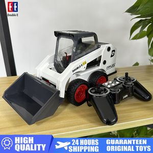 ElectricRC Car Double E E594 1/14 Giocattolo con caricatore a slittamento telecomandato RC Truck Engineering Vehicle Skid Steer Cockpit Escavatori Giocattoli per ragazzi 230630