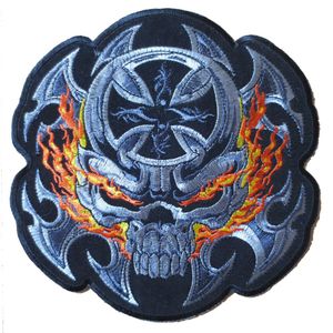 Dettagli su 7 '' Large PATCH Biker Ricamo Patch teschio fiamma incrociato 19cm 17cm Green House Patch237a