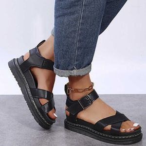 Sandaler 2023 Summer Flat Bottom Hell Thick Soled Roman Shoes Buckle Cross Solid Color Women's Student