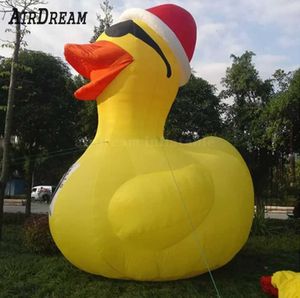 3M / 4M / 6M / 8M Simpatico Anatra Gonfiabile Gialla Replica 3/4/6 / 8m con un cappello rosso Modello di mascotte animale soffiato ad aria per la decorazione del parco e della piscina