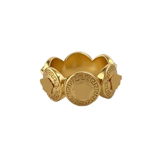 Women Designer Gold Ring Luksusowa klasyczna biżuteria Kobiety Złote Pierścienie Zespół mody Lady Party Wedding Lover Prezenty zaręczynowe 2307033bf