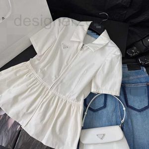 Designer de t-shirts pour femmes Ourlet plissé en mélange de coton mignon et ludique avec ceinture pour chemise amincissante, haut à manches courtes zippé à revers doux 6Y1X